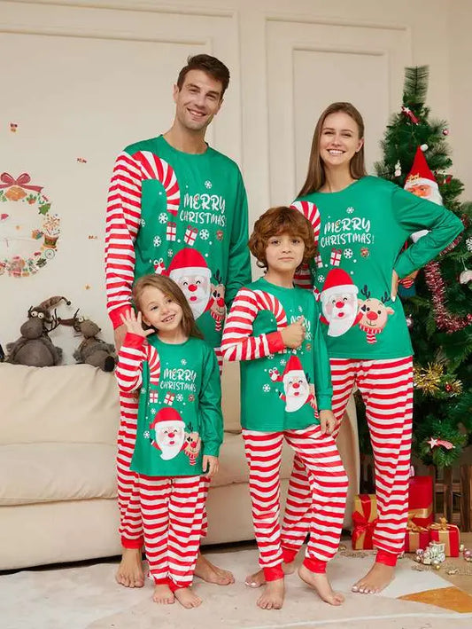 Familiens festlige julepyjamas | Hygge og stil til uforglemmelige ferieøjeblikke