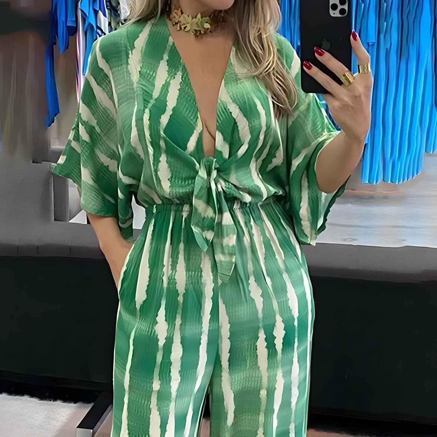 ElegantEssenz | Stilfuld stribet jumpsuit med dolmanærmer