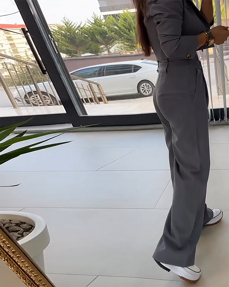 Angelika | Moderigtig blazer med højtaljede bukser