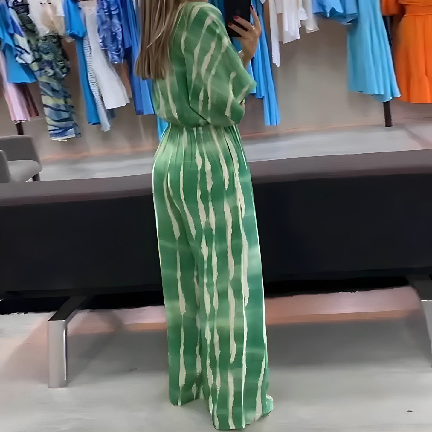ElegantEssenz | Stilfuld stribet jumpsuit med dolmanærmer