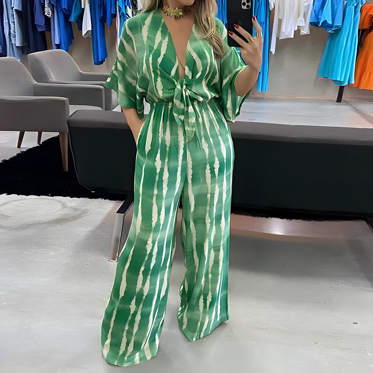 ElegantEssenz | Stilfuld stribet jumpsuit med dolmanærmer